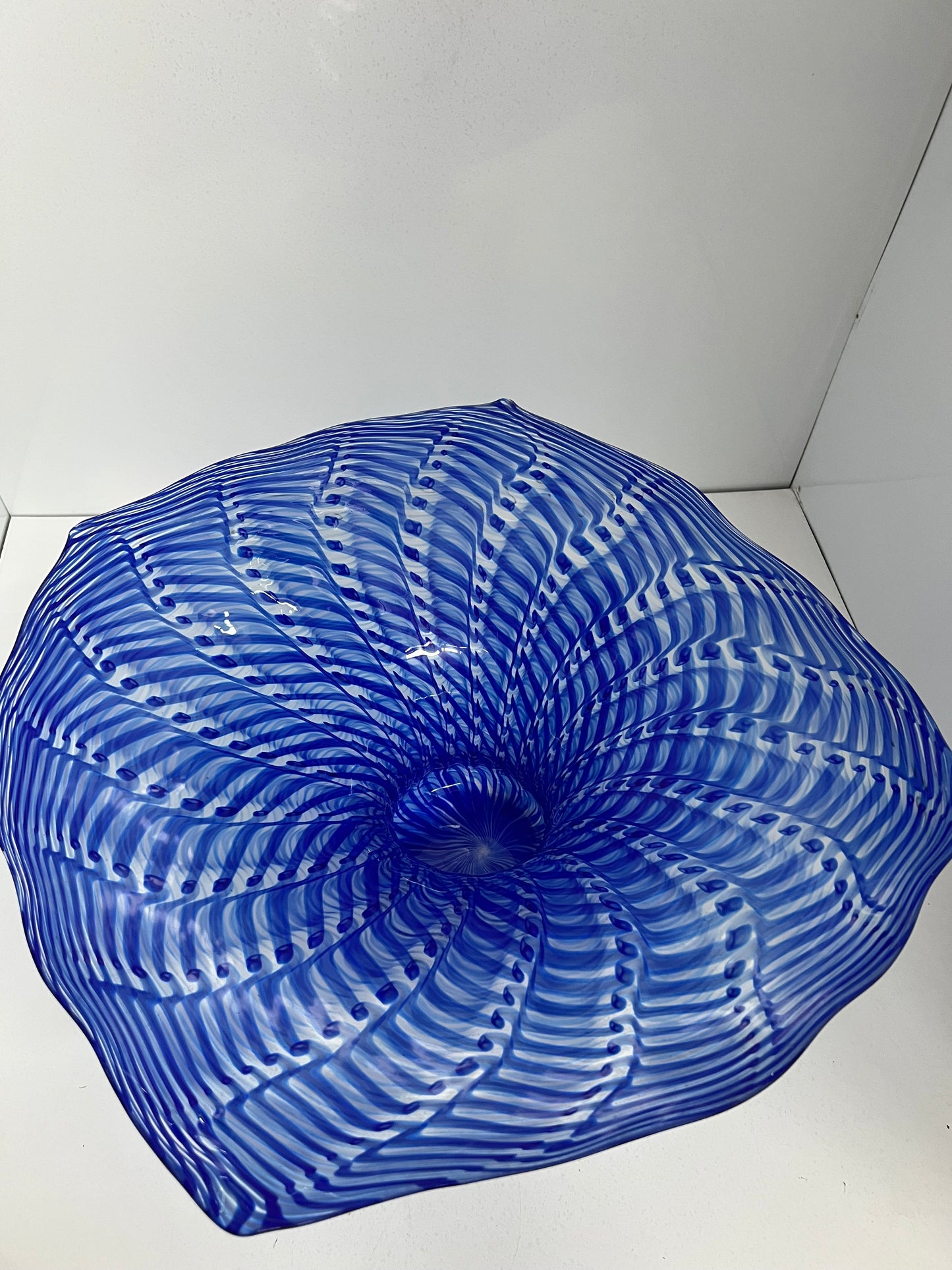 Centrotavola "Vortice Blu" in Filigrana